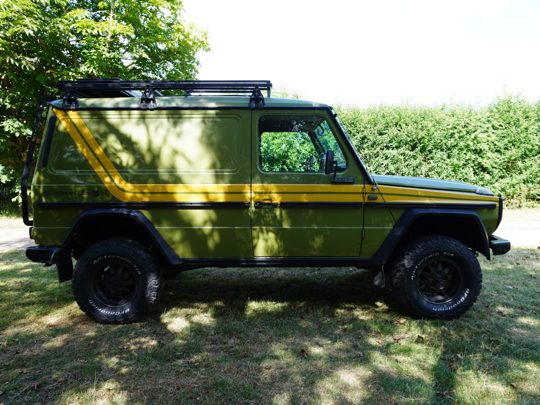 Side profile with yellow accent stripe