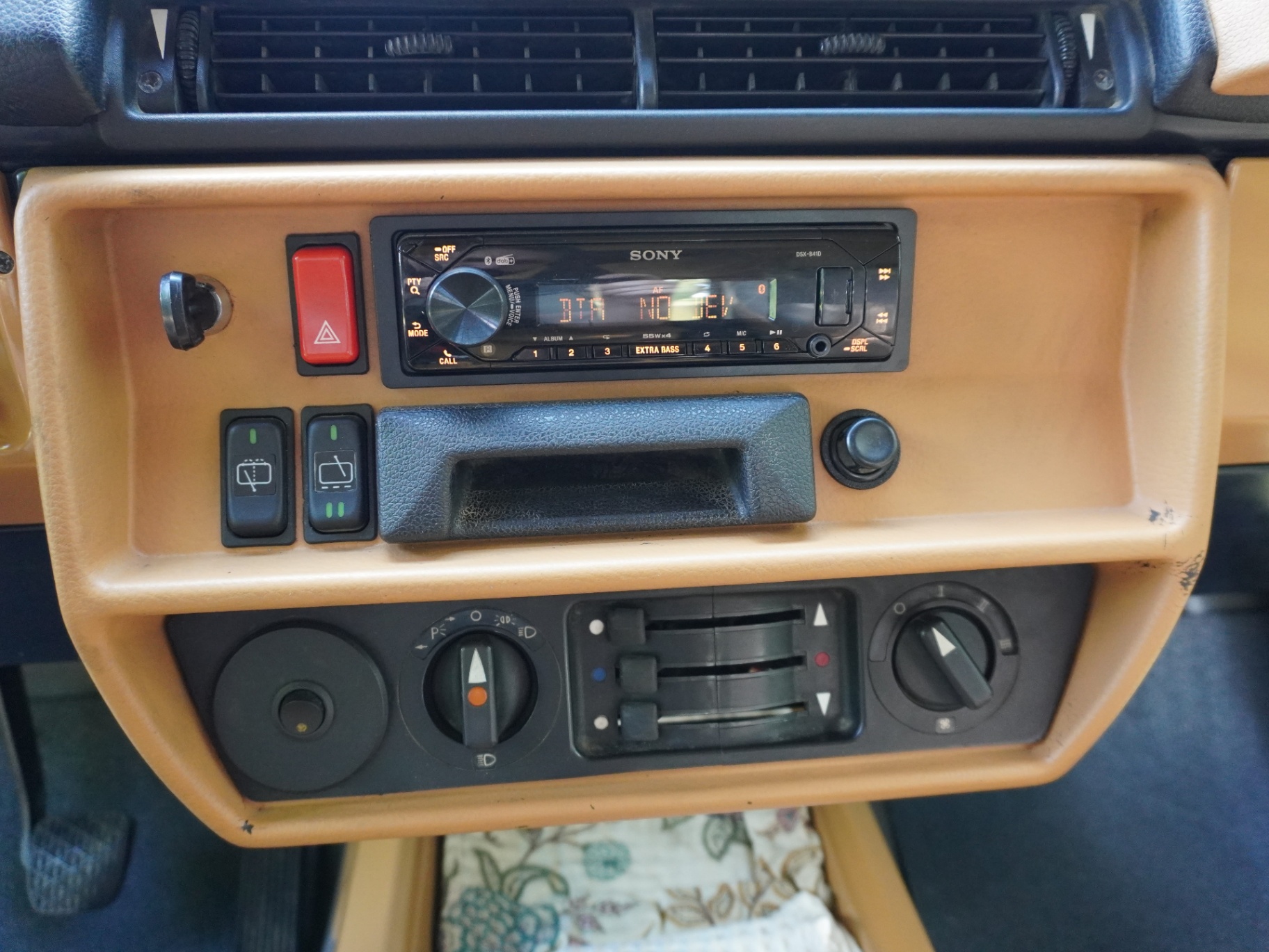 Sony head unit and analogue HVAC controls