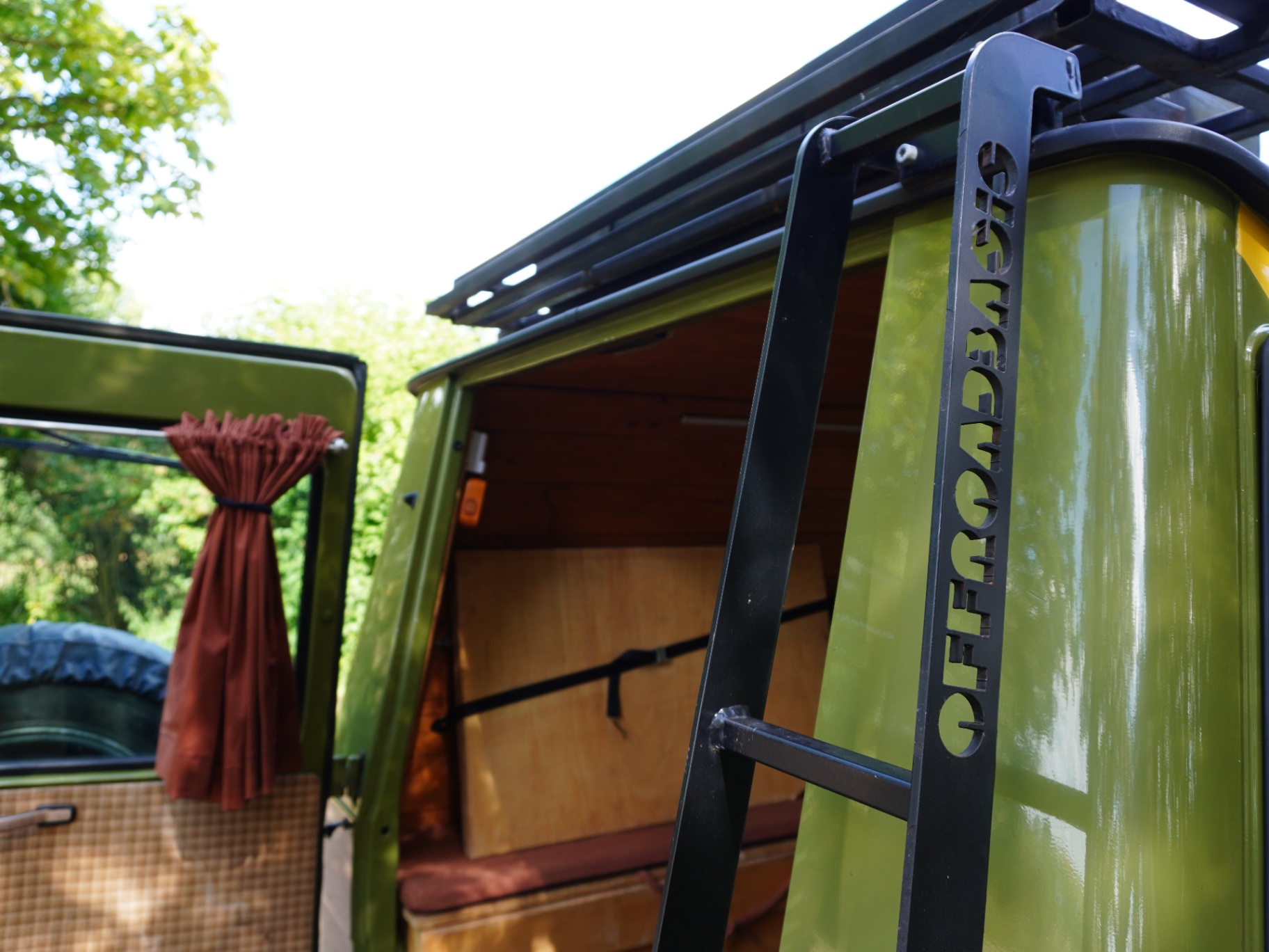 Rear ladder and side-door access